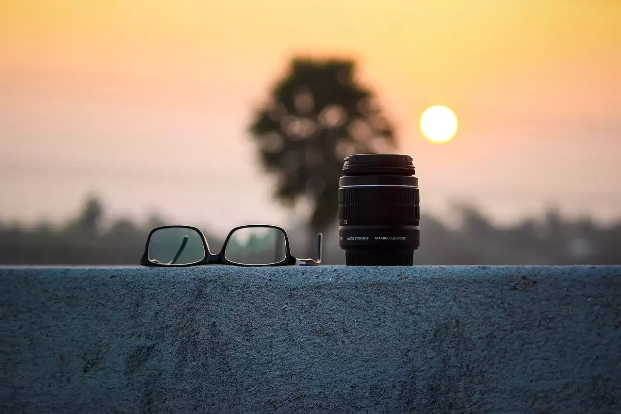 Types of Eyewear Accessories: From Chains to Cleaning Kits
